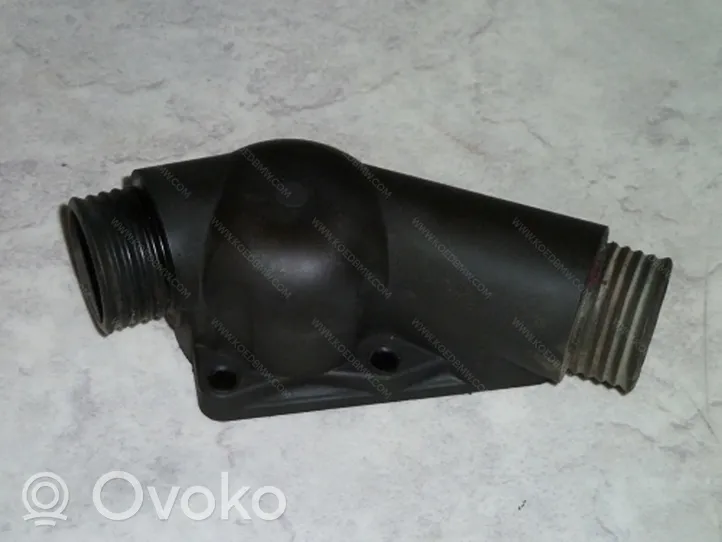 BMW 3 E36 Boîtier de thermostat 11531722531