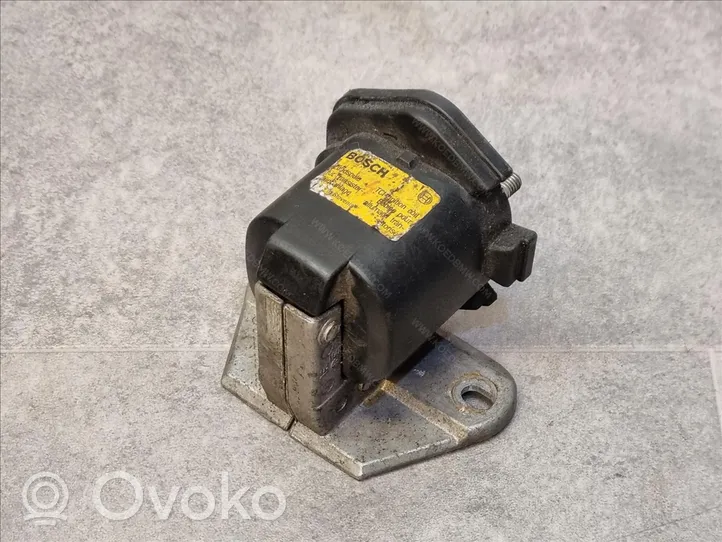 BMW 8 E31 High voltage ignition coil 12131742925