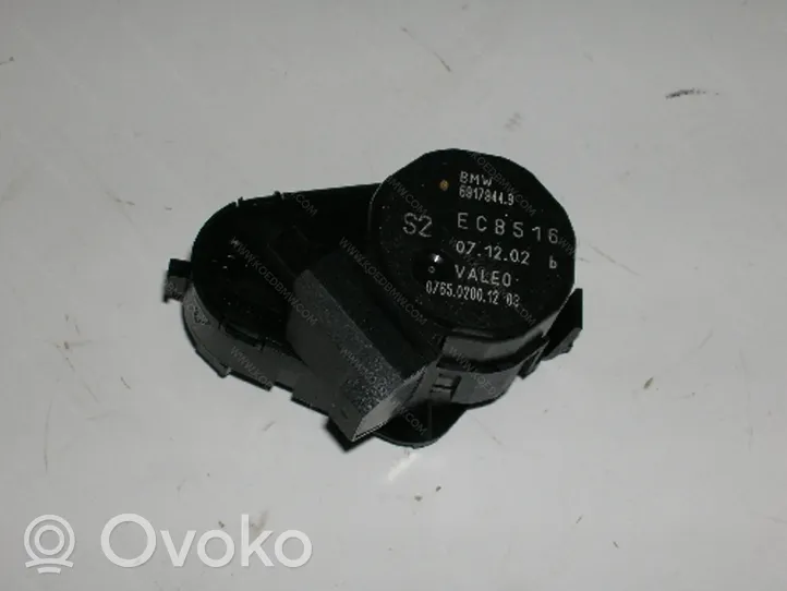 BMW 5 E39 Motor/activador trampilla del aire acondicionado (A/C) 64116935443