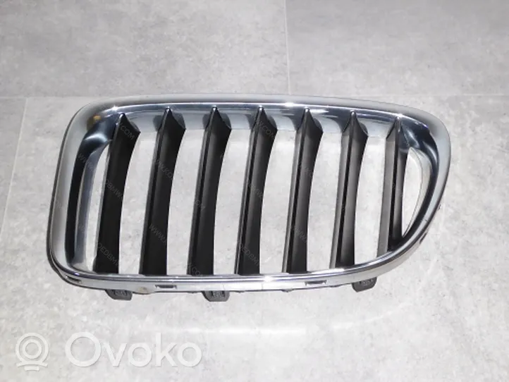 BMW X1 E84 Maskownica / Grill / Atrapa górna chłodnicy 51112993305