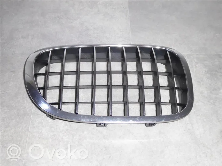 BMW 7 F01 F02 F03 F04 Grille calandre supérieure de pare-chocs avant 51137203198