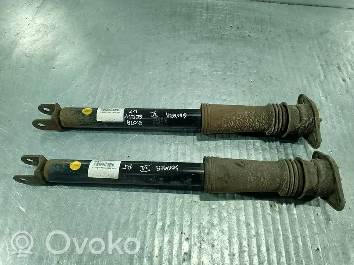 Hyundai Sonata Rear shock absorber/damper 55300-3Q610