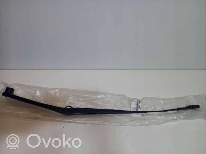 Hyundai Tucson TL Front wiper blade arm 98321N7000