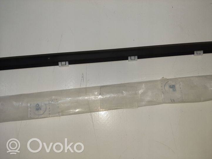 Hyundai Elantra VI Verkleidung Türfenster Türscheibe vorne 82220F2010