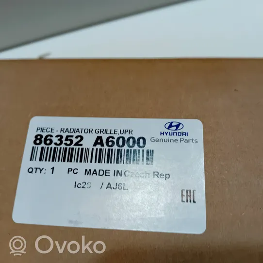 Hyundai i30 Griglia superiore del radiatore paraurti anteriore 86352A6000