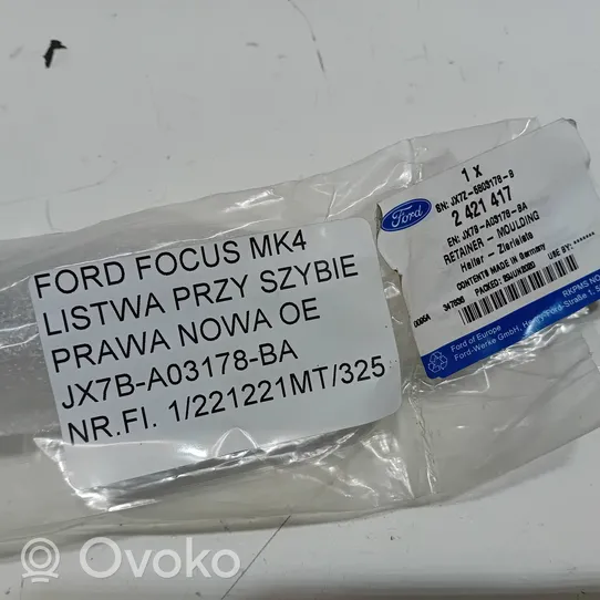 Ford Focus Priekinio stiklo apdaila 2421417