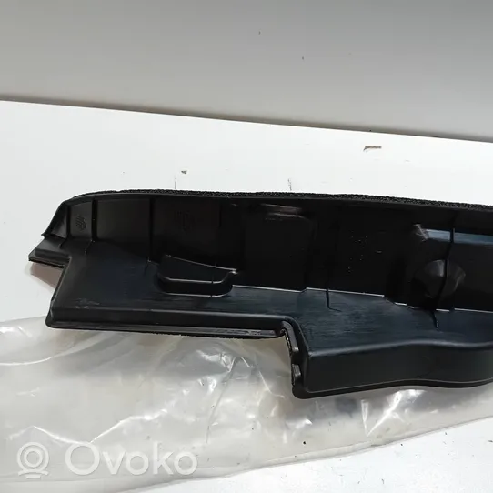 Suzuki Baleno IV Supporto/guarnizione in poliuretano espanso del parafango 72360-M68P00