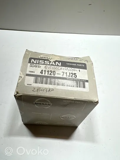 Nissan Almera N16 Оковки тормозных колодок (перед) 41120-71J25