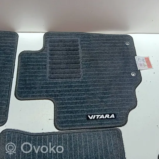 Suzuki Vitara (LY) Juego de alfombras de coche 