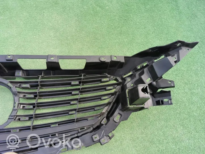 Mazda 6 Griglia superiore del radiatore paraurti anteriore G46L-50712