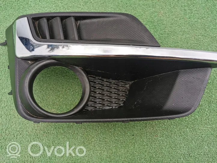 Subaru Impreza IV Grille inférieure de pare-chocs avant c130100980