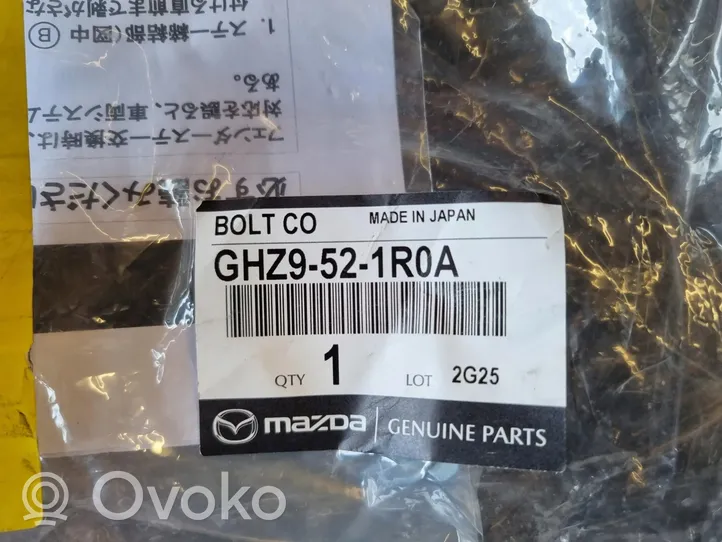 Mazda 6 Uchwyt / Mocowanie błotnika przedniego GHZ9-52-1RA