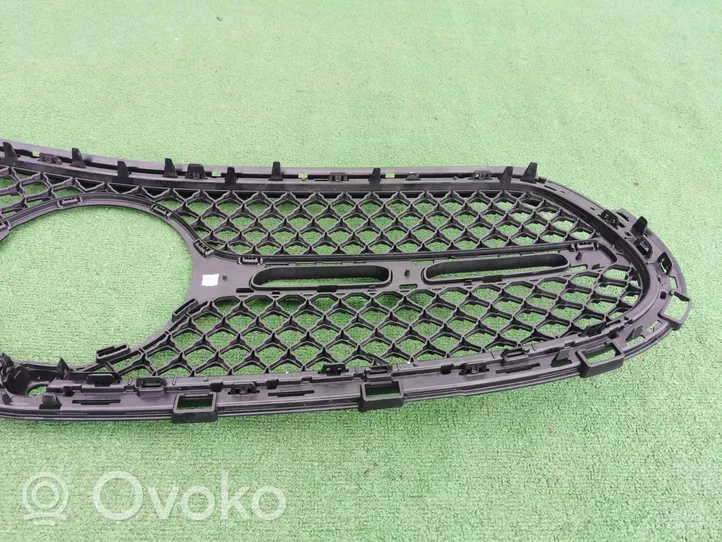 Mercedes-Benz GLC AMG Maskownica / Grill / Atrapa górna chłodnicy A2548881800