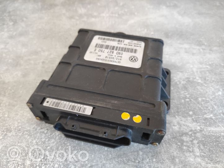 Volkswagen Touareg I Gearbox control unit/module 09D927750E