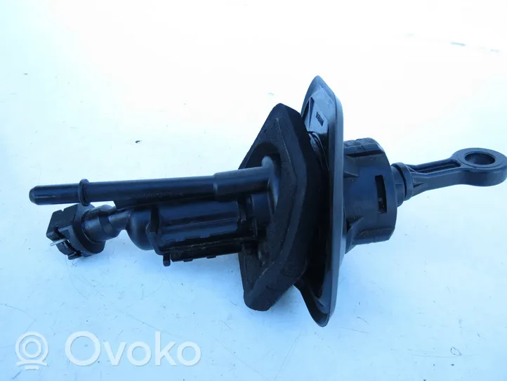 Volvo V70 Główny cylinder sprzęgła 6G917A542AC