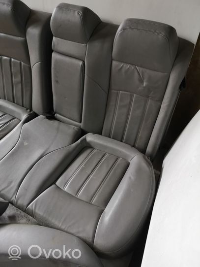 Chrysler 300 - 300C Rear seat 