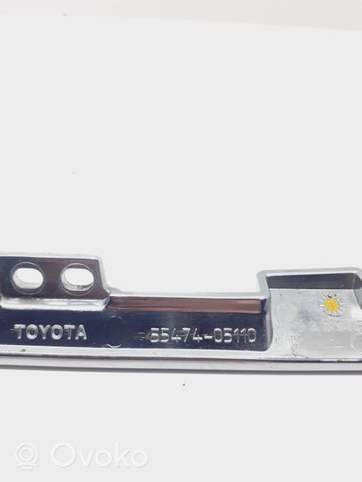 Toyota Avensis T270 Kojelaudan hansikaslokeron lista 5547405110