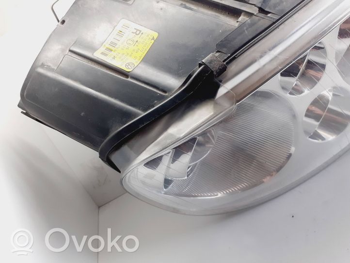 Volkswagen Touran I Lampa przednia 0301205272