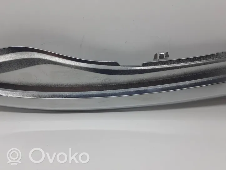 Toyota Auris E180 Moulure sous phares 5318102090