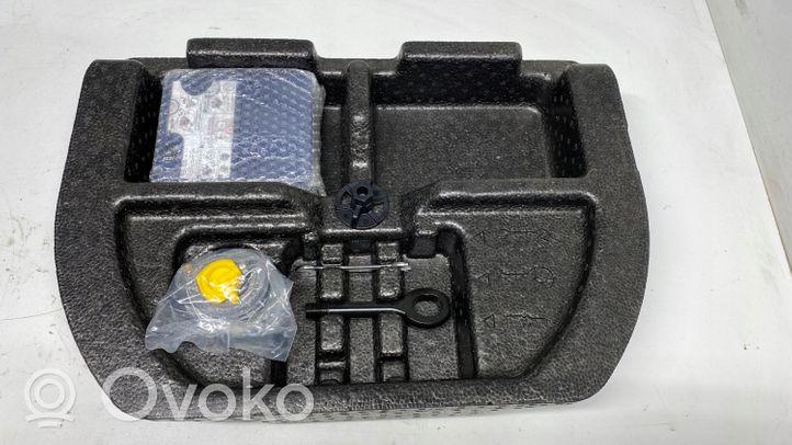 KIA Picanto Tool set 09149-A3000