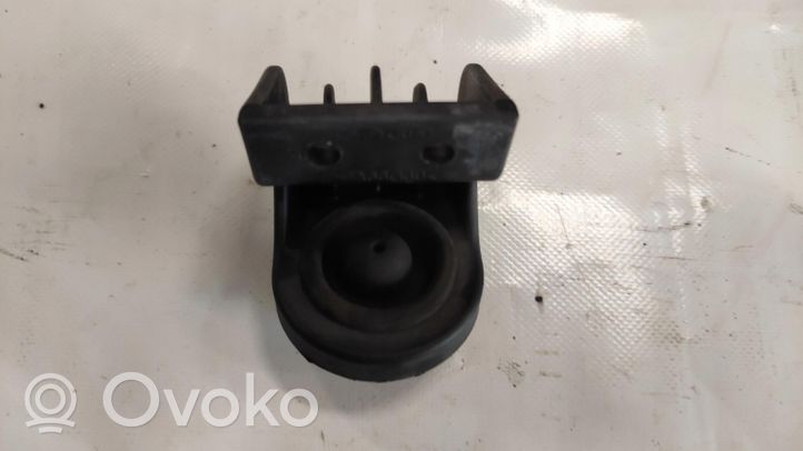 KIA Carens III Radiator mount bracket 