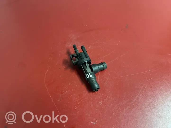 BMW X6 G06 Fuel tank valve 7643106