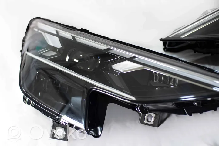 Audi Q8 Lampy przednie / Komplet 6E0196887