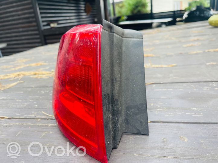 Volkswagen Jetta VI Tailgate rear/tail lights 5C6945095