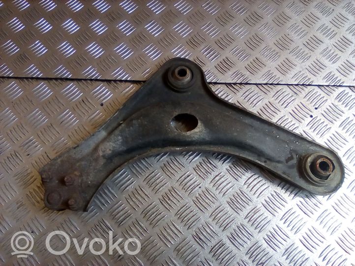 Citroen C3 Front lower control arm/wishbone 