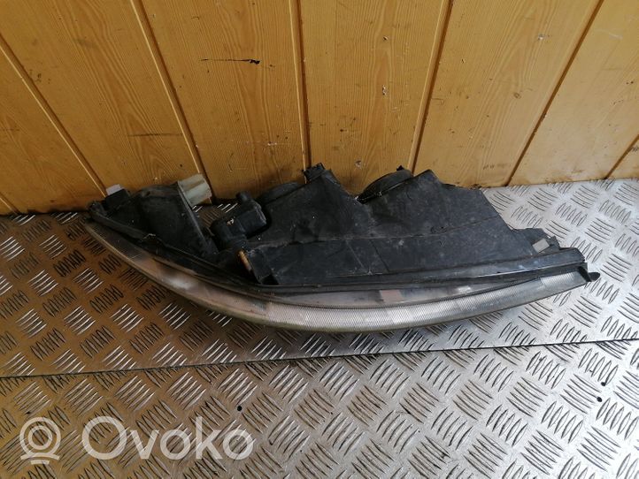 Opel Vectra B Lampa przednia 90586844