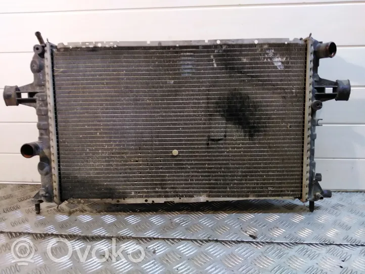 Opel Zafira A Radiateur de refroidissement 09157937