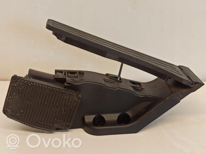 Mercedes-Benz C AMG W205 Accelerator throttle pedal A2223002300