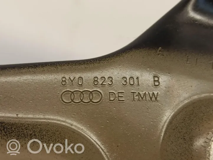 Audi A3 8Y Zawiasy pokrywy / maski silnika 8Y0823301B