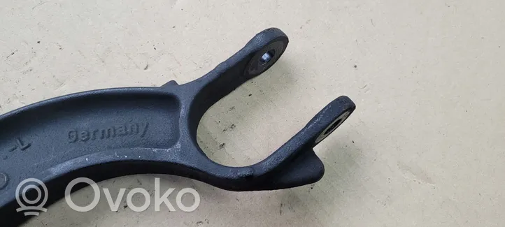 Audi A7 S7 4G Supporto inferiore dell’ammortizzatore 8K0413037L