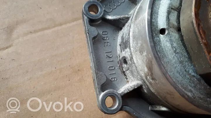 Audi A4 S4 B8 8K Pompe de circulation d'eau 06E121016