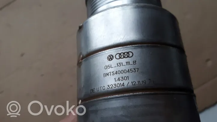 Audi A4 S4 B9 8W Rura / Wąż dolotowy powietrza 05L131111B