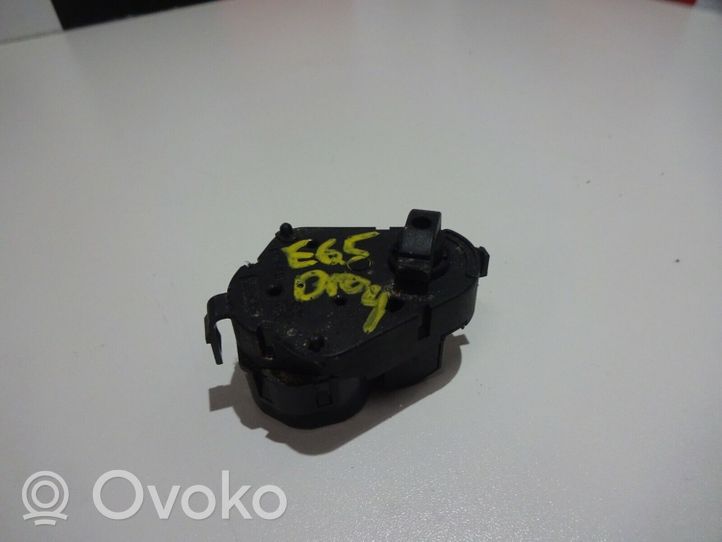 BMW 7 E65 E66 Motor/activador trampilla de calefacción 6935082