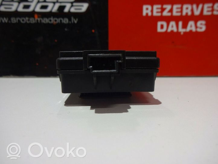 Land Rover Range Rover L322 Antena radiowa RRW500020