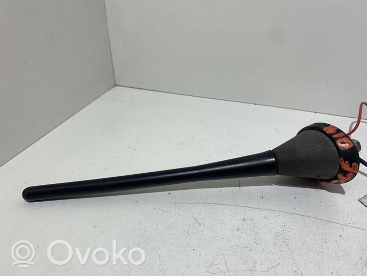 Dodge Caliber Radio antena 04671904AD