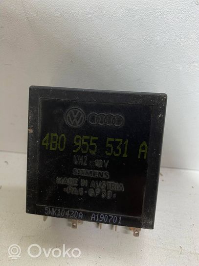 Volkswagen Golf III Window wiper relay 4B0955531A