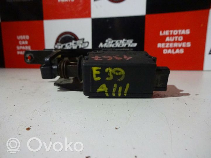 BMW 5 E39 Serratura portiera anteriore 8236897