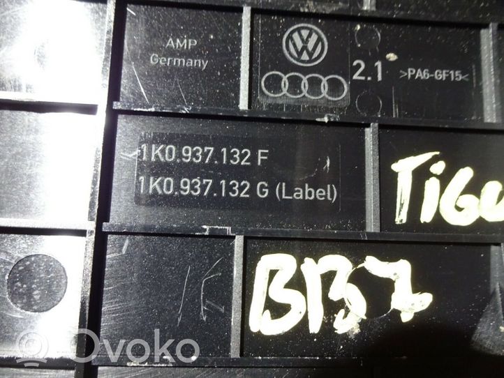 Volkswagen Tiguan Deckel Sicherungskasten 1K0937132F