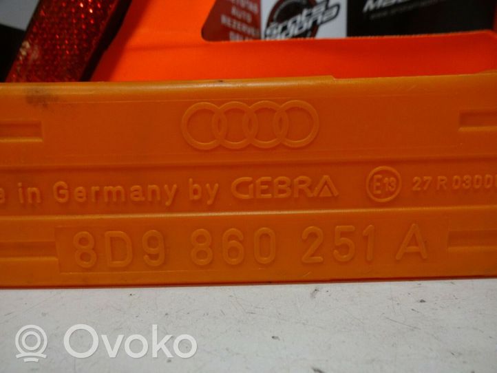 Audi A6 S6 C5 4B Trójkąt ostrzegawczy 8D9860251A