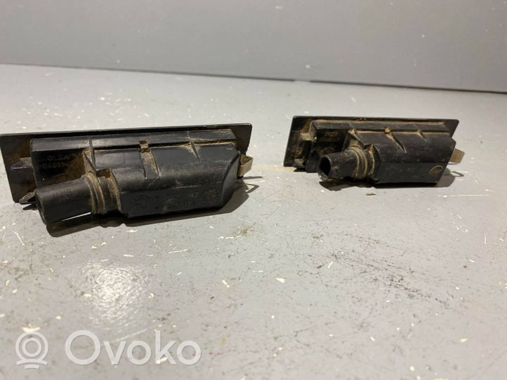 BMW 6 E63 E64 Lampa oświetlenia tylnej tablicy rejestracyjnej 6913913