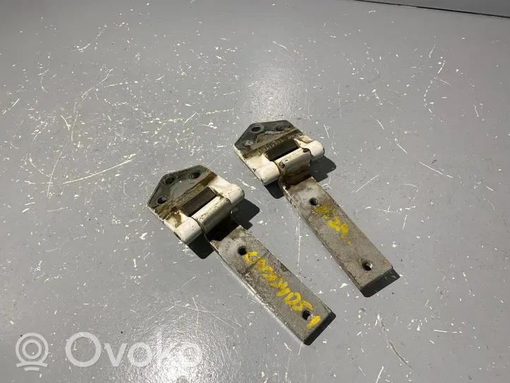 Volkswagen Caddy Rear door lower hinge 2K0627152C