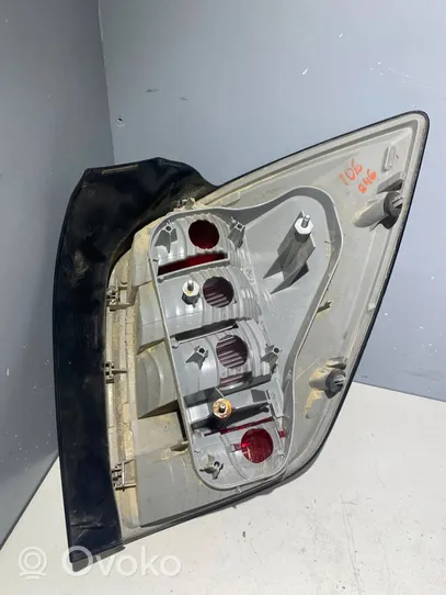 Opel Astra H Lampa tylna 24451838