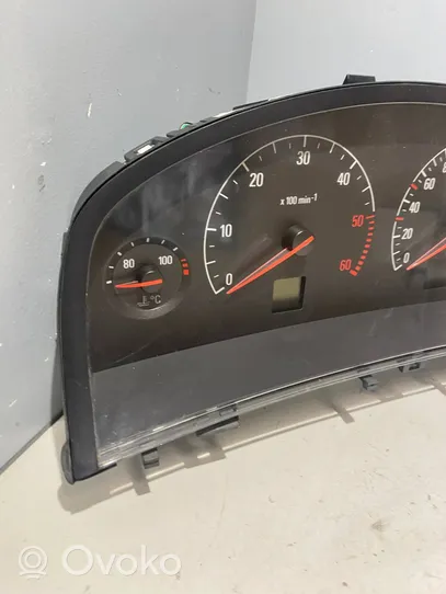 Opel Vectra C Speedometer (instrument cluster) 09180285WQ