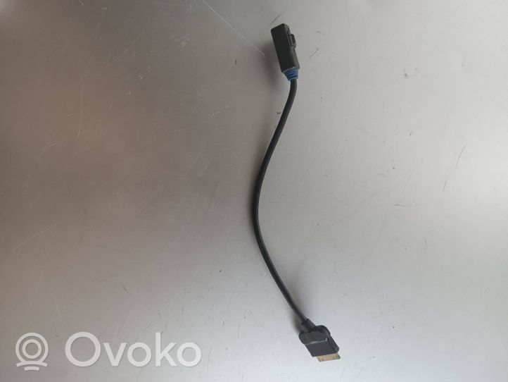 Audi A8 S8 D3 4E Enchufe para conectar el iPod 4F0051510K