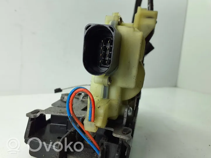 Volkswagen Jetta V Front door lock 3B1837016AA