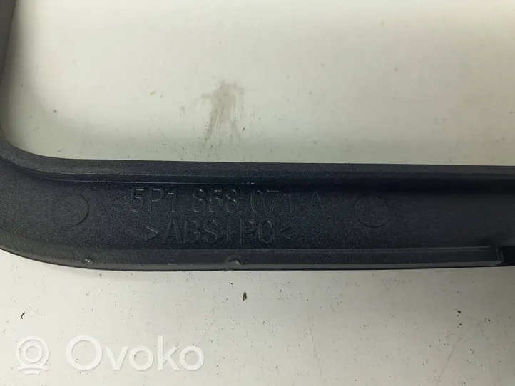 Seat Altea Konsola środkowa / Radio / GPS 5P1858071A